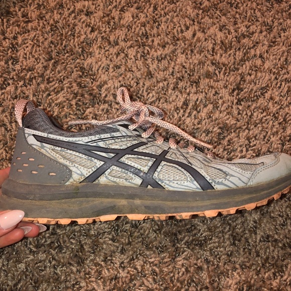 ASICS running shoes - Picture 6 of 12